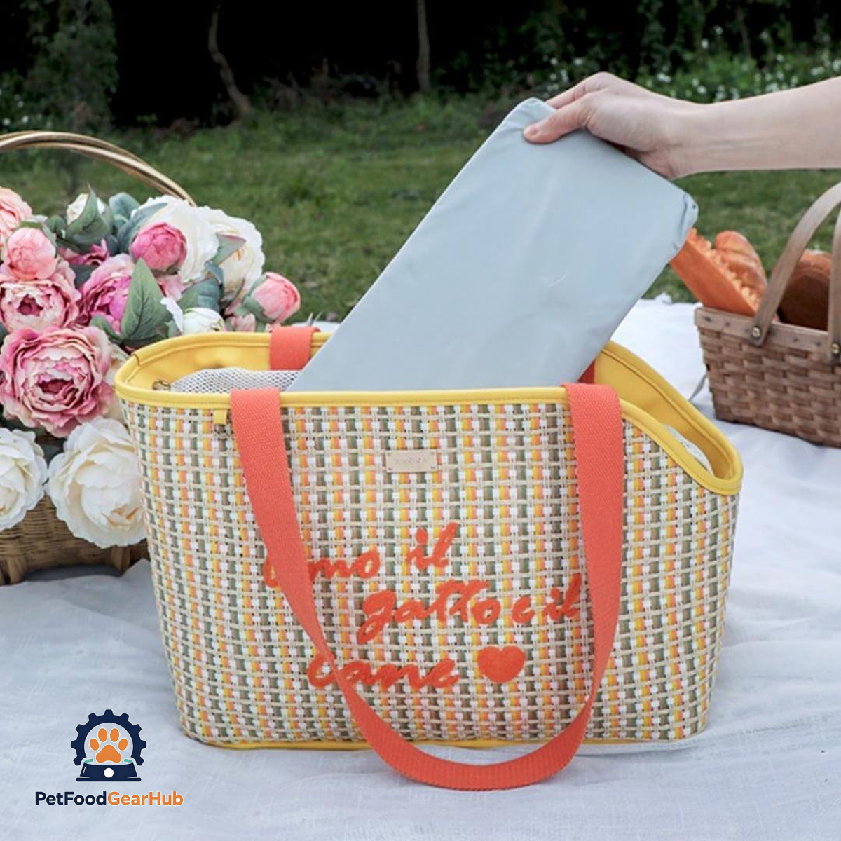 Removable Bottom Pad of PetFoodGearHub Woven Cat Carrier | Pet Carrier Shoulder Bag | PetFoodGearHub